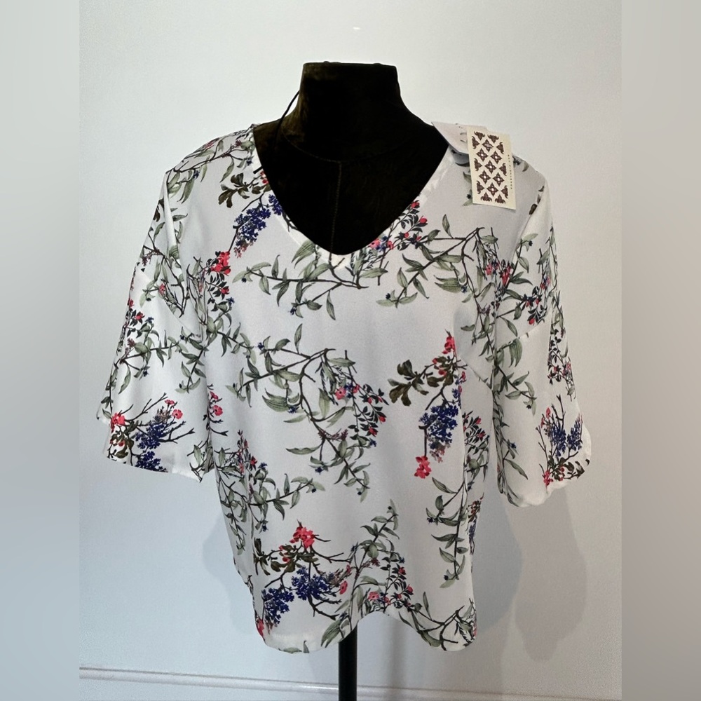 NWT - Jaune Rouge (Paris) floral blouse - size XL.